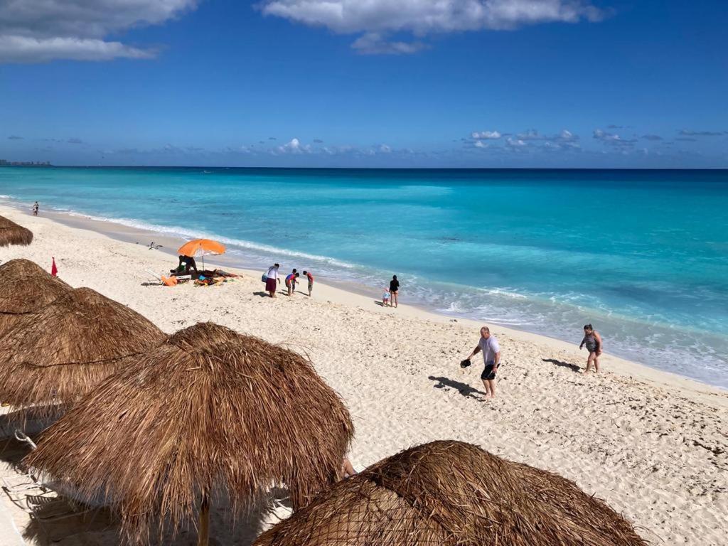 Cancun Oceanfront, Entire Apartment Bagian luar foto