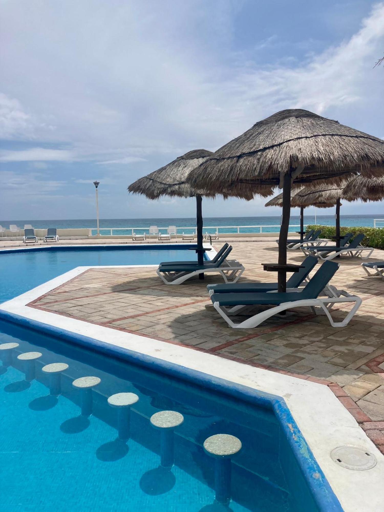 Cancun Oceanfront, Entire Apartment Bagian luar foto